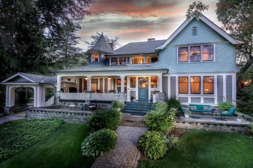 Фотография мини отеля Black Walnut B&B Inn