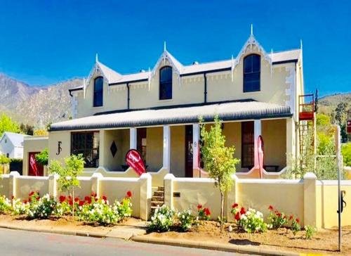 Фотография мини отеля J's Audacious Living Montagu