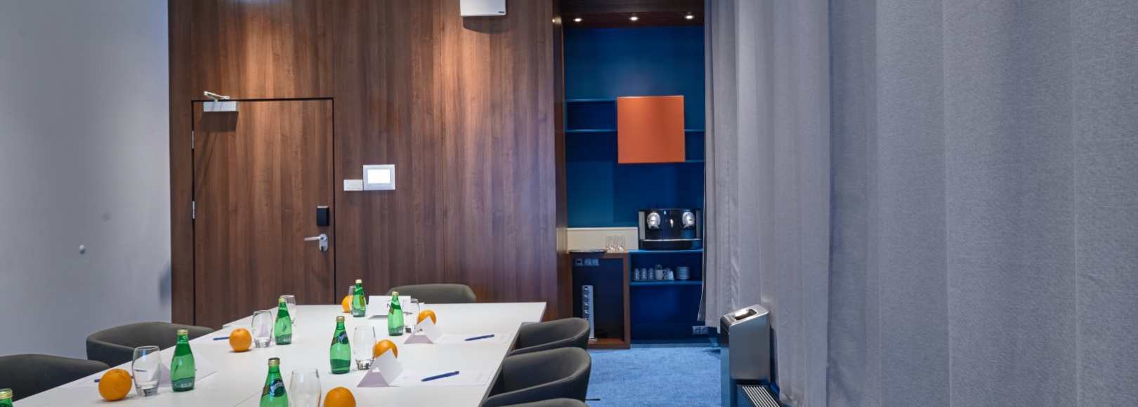 Фотография конференц-зала Суриков