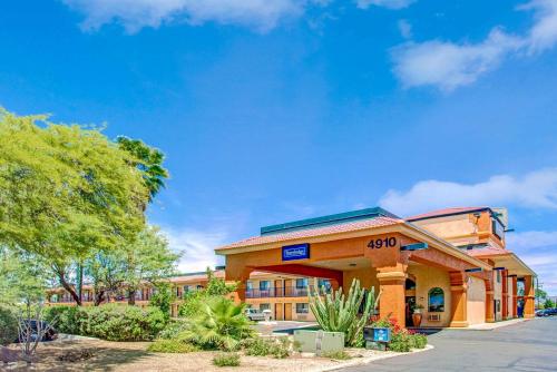 Фотография гостиницы Travelodge by Wyndham Tucson AZ