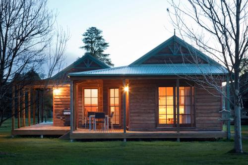 Фотография гостевого дома Beechworth Cedar Cottages