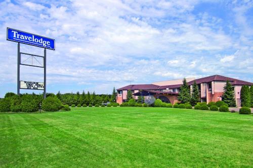 Фотография гостиницы Travelodge by Wyndham Motel of St Cloud