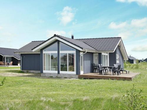 Фотография гостевого дома Three-Bedroom Holiday home in Brovst 29