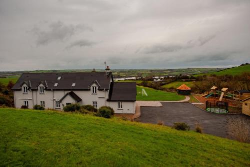 Фотография гостевого дома Four Winds,Kinsale Town,Exquisite holiday homes,sleeps 25