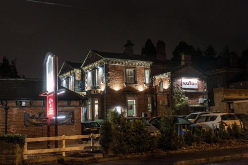 Фотография гостиницы Parkwood Hotel