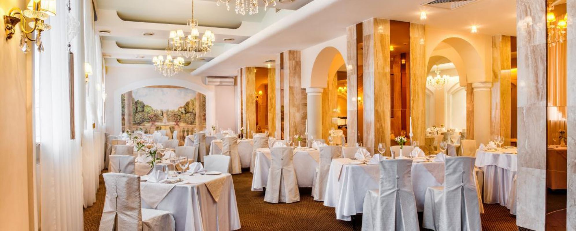 Фотографии конференц-зала Основной зал ресторана Волхов