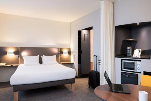 Фотография гостиницы Novotel Suites Paris CDG Airport Villepinte