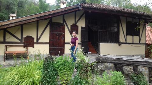 Фотография гостевого дома Горска къща в Елена Петроф хоф