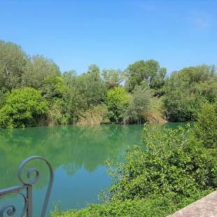 Фотографии гостевого дома 
            Gite face à la rivière -proche du pont du Gard-