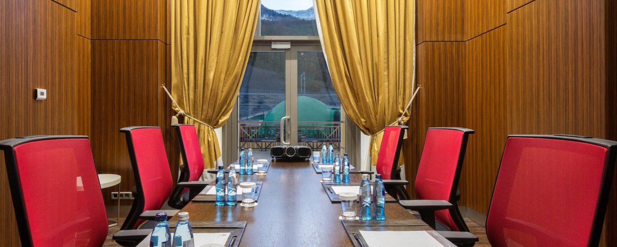 Фотографии конференц-зала Сочи Мариотт Красная Поляна