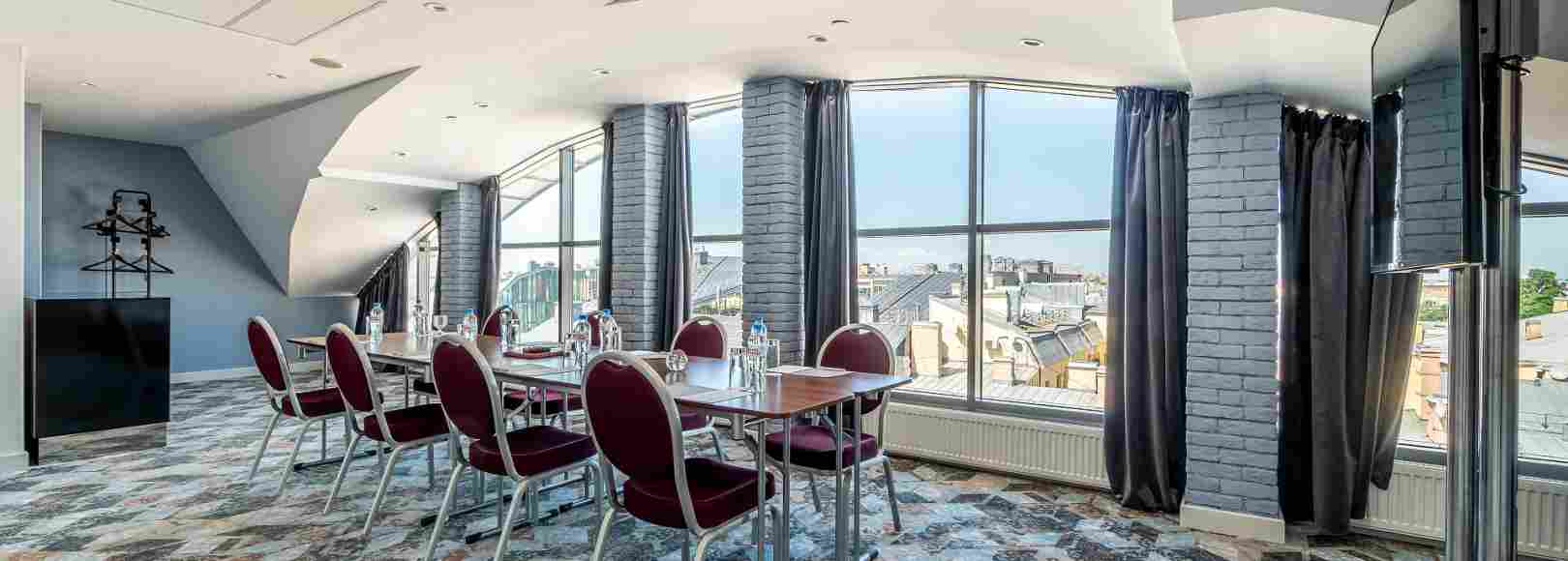 Фотография конференц-зала Поэзия