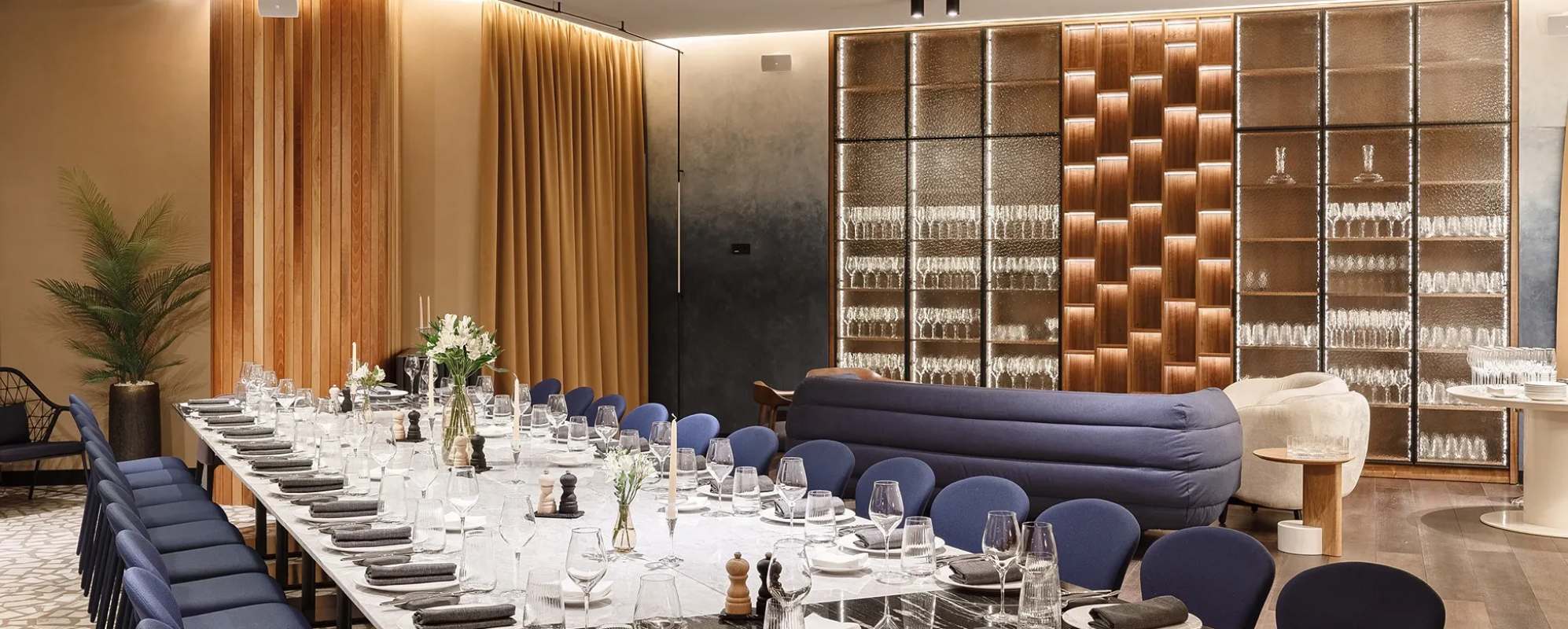 Фотографии банкетного зала Зал ресторана Louis