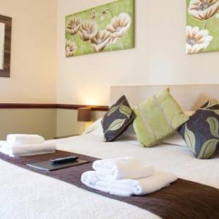 Фотографии мини отеля
The Royal Oak Inn