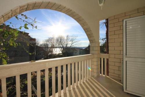 Фотография гостевого дома Apartments by the sea Kastel Kambelovac, Kastela - 8627