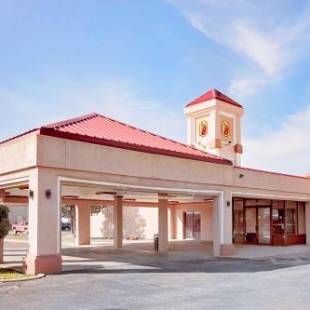 Фотографии гостиницы 
            Super 8 by Wyndham Plainview