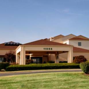 Фотографии гостиницы 
            Courtyard St. Louis Westport Plaza