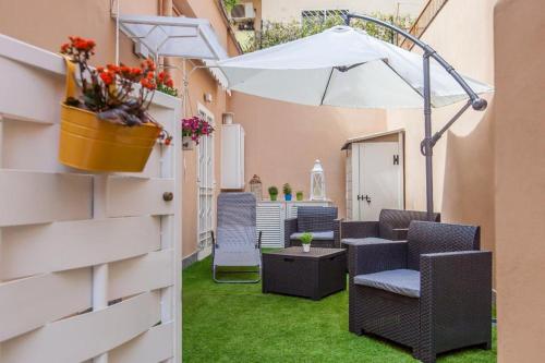 Фотографии гостевого дома 
            Casa Vacanze Caracalla76 Luxury con Giardino Ing Indip