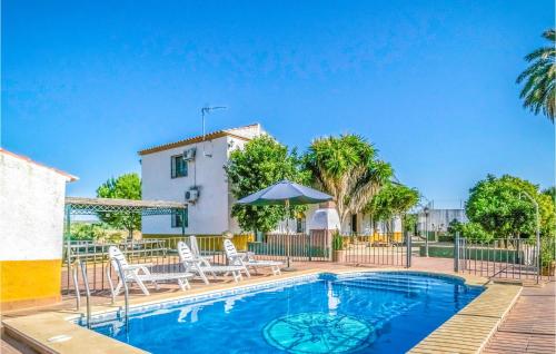 Фотография гостевого дома Awesome home in Posadas w/ Outdoor swimming pool, Outdoor swimming pool and 5 Bedrooms