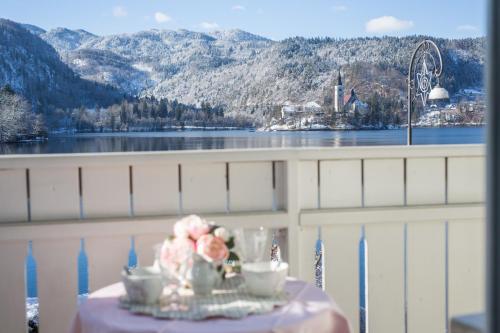 Фотография мини отеля B&B Pletna a Double Lake-View Room