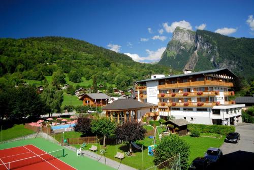 Фотография гостиницы Chalet-Hôtel Neige et Roc, The Originals Relais (Hotel-Chalet de Tradition)