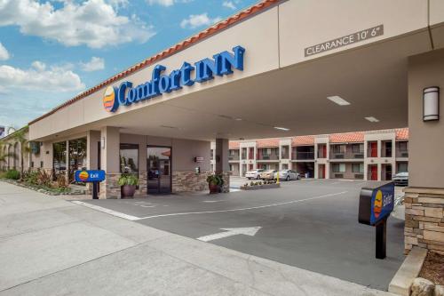 Фотография гостиницы Comfort Inn Near Old Town Pasadena in Eagle Rock CA
