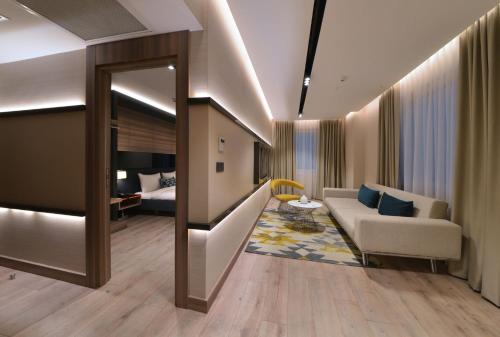 Фотография гостиницы Nish Palace Exlusive Suites