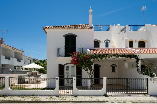 Фотографии гостевого дома 
            FLH Altura Family House