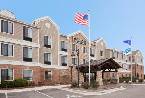 Фотография гостиницы Staybridge Suites Milwaukee West-Oconomowoc, an IHG Hotel