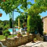 Фотография гостевого дома Maison Provençale avec piscine chauffée avec une jolie vue sur le Luberon, située au calme à Robion, proche de l'Isle sur la Sorgue, LS2-326 AMIRADOU