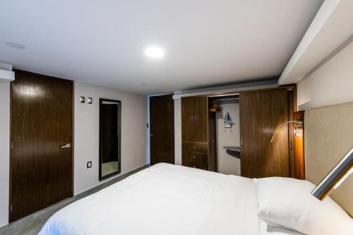 Фотографии мини отеля
Rochester 10