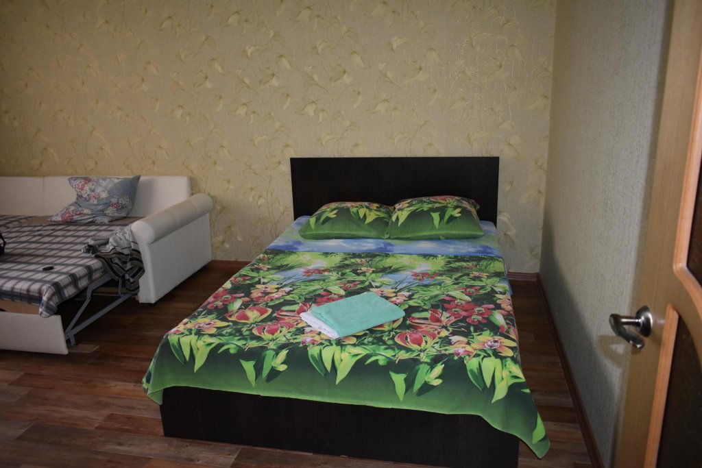 Фотография квартиры День и ночь на улице Нижняя