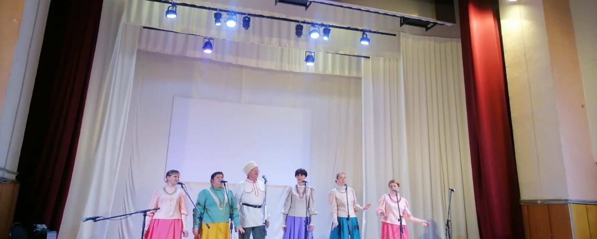 Фотографии конференц-зала Майнский Центр культуры Концертный зал