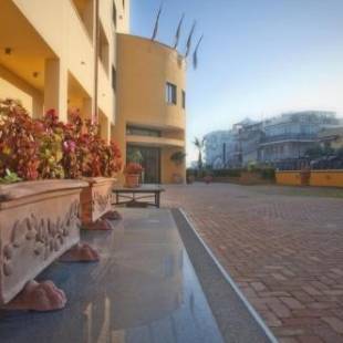 Фотографии гостиницы
City Hotel