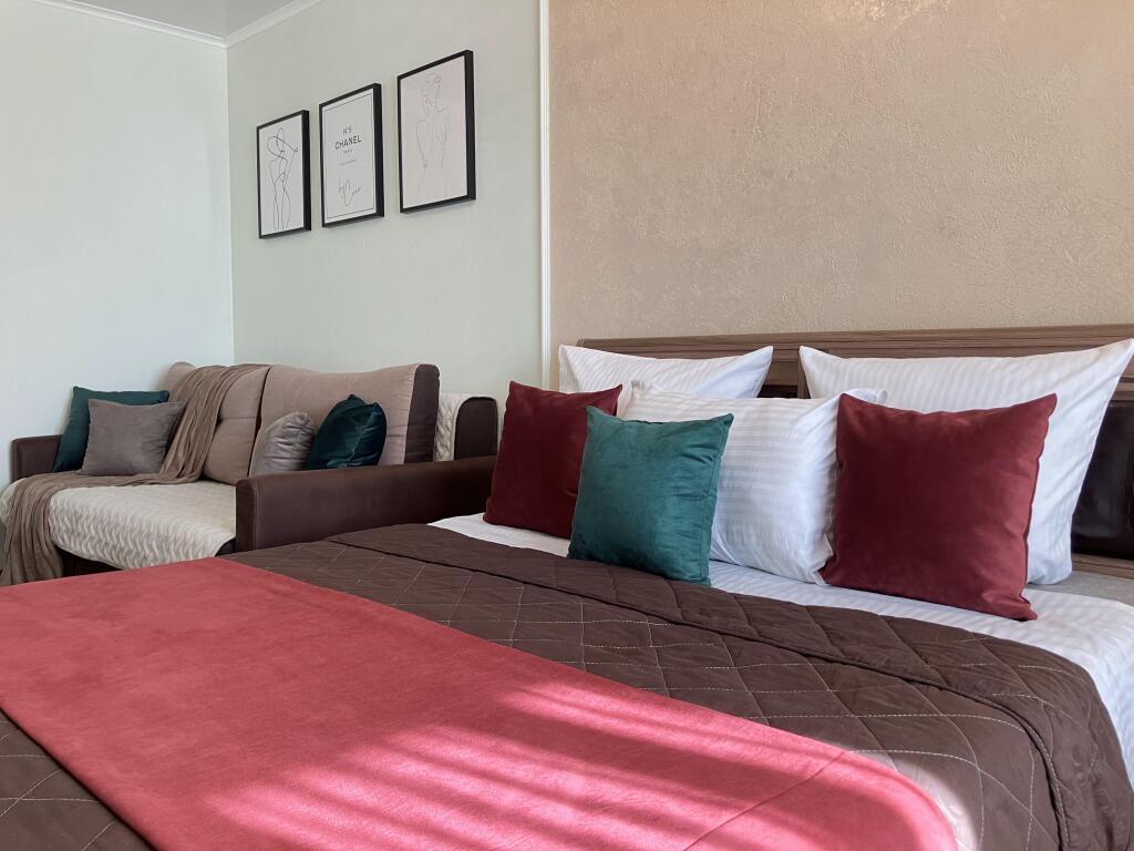 Фотография квартиры Апартаменты ВЕЧЕР В ПАРИЖЕ на Солнечной 13 Уютное Местечко A.Cozi_Place