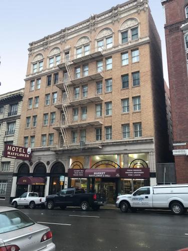 Фотография гостиницы Mayflower Hotel