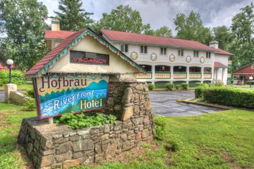 Фотография гостиницы Hofbrau Riverfront Hotel