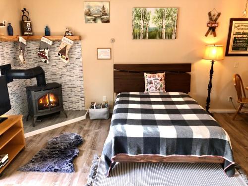 Фотографии апарт отеля 
            Attitash Mountain Village Studio - Slope View - Ski - NEWLY RENOVATED