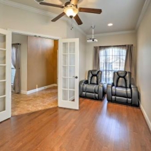 Фотография гостевого дома College Station Family Home 3 Mi to Texas AandM!