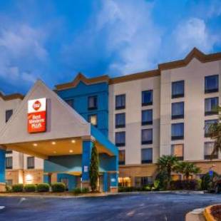 Фотографии гостиницы 
            Best Western Plus Hotel & Suites Airport South