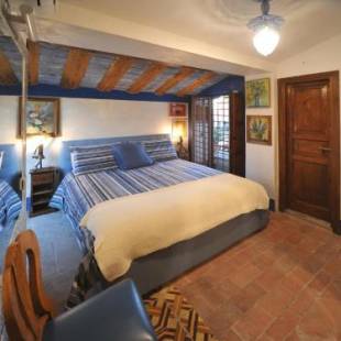 Фотографии гостевого дома
La Canonica dei Fiori - Anna Fendi Country House