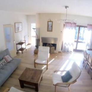 Фотографии гостевого дома
Chalet de 6 chambres avec vue sur la ville balcon et wifi a Briancon a 1 km des pistes