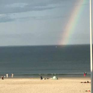 Фотографии гостевого дома
Ocean Front condo in the heart of Hampton Beach