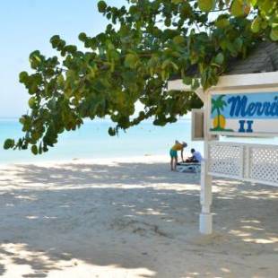 Фотографии гостиницы 
            Merrils Beach Resort II