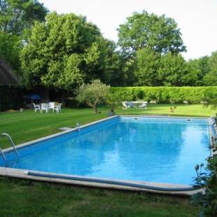 Фотографии гостевого дома
Maison de 2 chambres avec piscine partagee jardin amenage et wifi a Saint Branchs