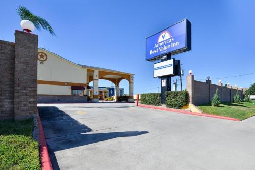 Фотография мотеля Americas Best Value Inn I-45 / Loop 610