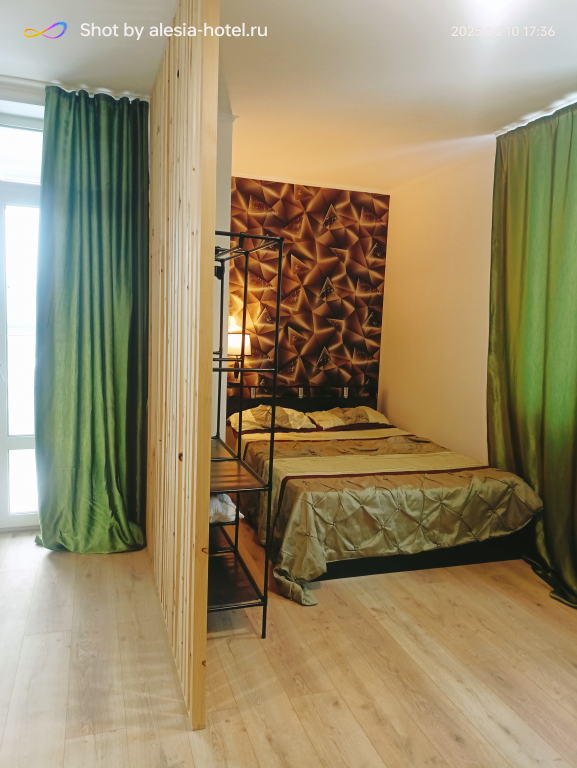 Фотография квартиры Квартира Гостевые квартиры Алеся с видом на лес и пруд