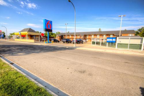 Фотография гостиницы Motel 6-Lethbridge, AB