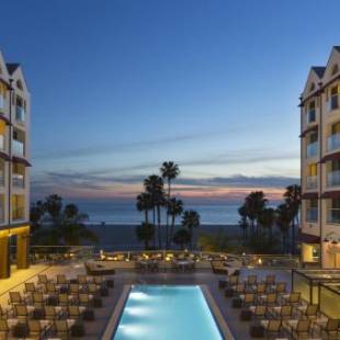 Фотографии гостиницы 
            Loews Santa Monica Beach Hotel