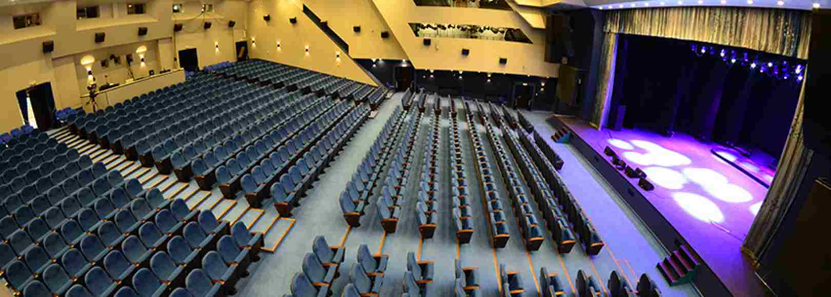 Фотография концертного зала Зрительный зал ДК Нефтяник 