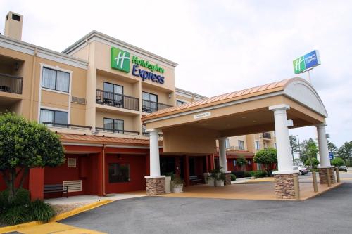 Фотография гостиницы Holiday Inn Express Tifton, an IHG Hotel